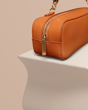 Load image into Gallery viewer, Hazel Leather Handbag
