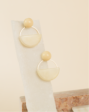 Load image into Gallery viewer, Angelou Earring - Pearl
